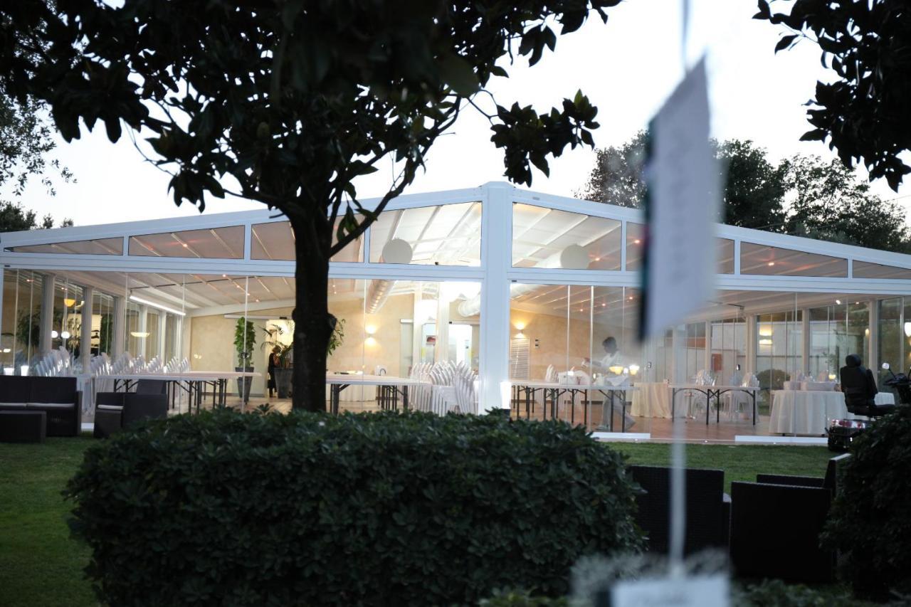 Sunny Palace Hotel Restaurant Prossedi Exterior foto