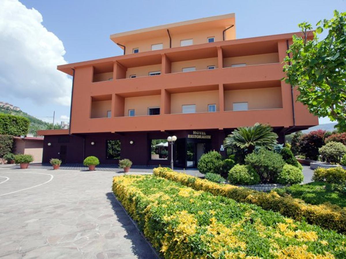 Sunny Palace Hotel Restaurant Prossedi Exterior foto